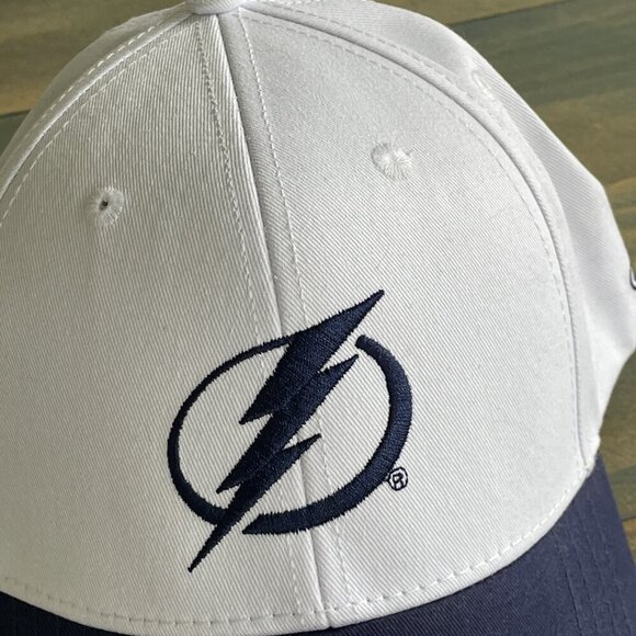 Tampa Bay Lightning White Blue NHL Hockey Strapback Hat Cap SGA Lexus (F8) - Picture 2 of 7